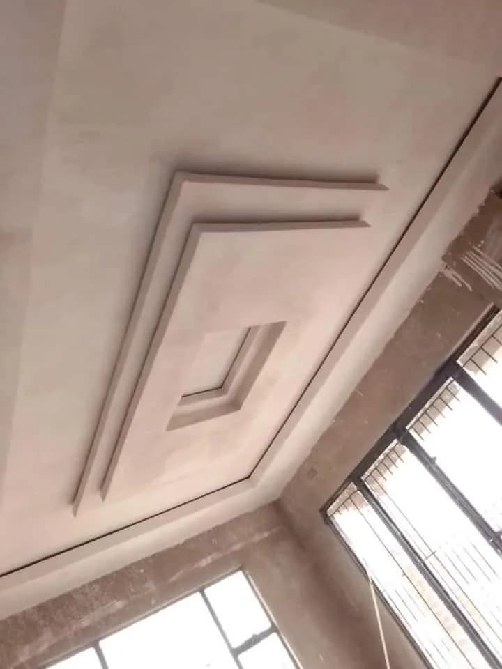 Multi-layer decorative bulkhead ceiling